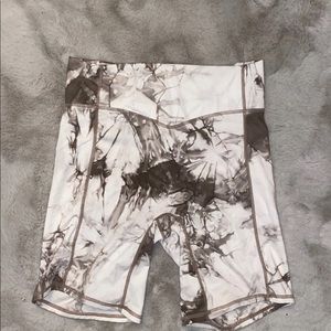 Balance Athletica Oasis Shorts in Sea Salt